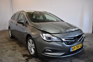 ocasión vehículos comerciales Opel Astra SPORTS TOURER 1.6 CDTI 2018/1