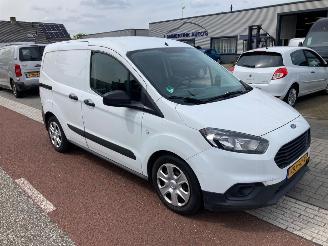 damaged scooters Ford Transit Courier Van 1.5 TDCI 55KW AIRCO KLIMA SCHUIFDEUR EURO6 2019/7