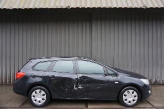 Damaged car Opel Astra SPORTS TOURER 1.4  74kW Business Edition 2012/1
