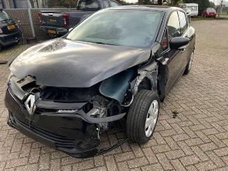uszkodzony samochody ciężarowe Renault Clio  2015/11