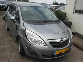 Schade bestelwagen Opel Meriva 1.4 turbo 2012/9