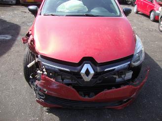 krockskadad bil bromfiets Renault Clio  2014/1