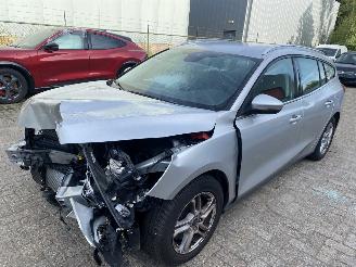 damaged commercial vehicles Ford Focus Wagon 1.0 Ecoboost Trend Edition Business 2020/3