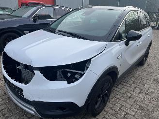 dañado máquina Opel Crossland X  1.2 Turbo Innovation 2019/7