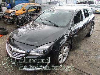 damaged commercial vehicles Opel Insignia Insignia Sports Tourer Combi 2.0 CDTI 16V 120 ecoFLEX (A20DTE(Euro 5))=
 [88kW]  (03-2012/06-2015) 2014