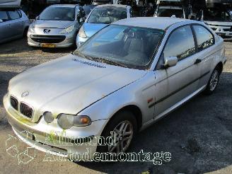 krockskadad bil auto BMW 3-serie 3 serie Compact (E46/5) Hatchback 316ti 16V (N42-B18A) [85kW]  (06-200=
1/02-2005) 2002/9