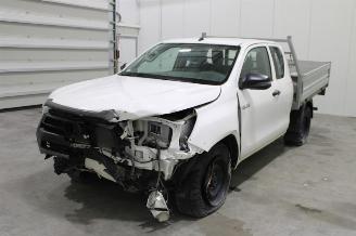 damaged commercial vehicles Toyota Hilux  2021/4