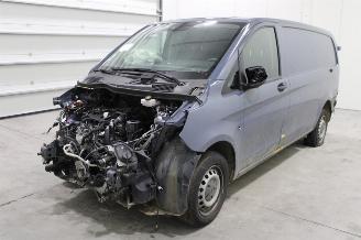 damaged commercial vehicles Mercedes Vito  2021/8